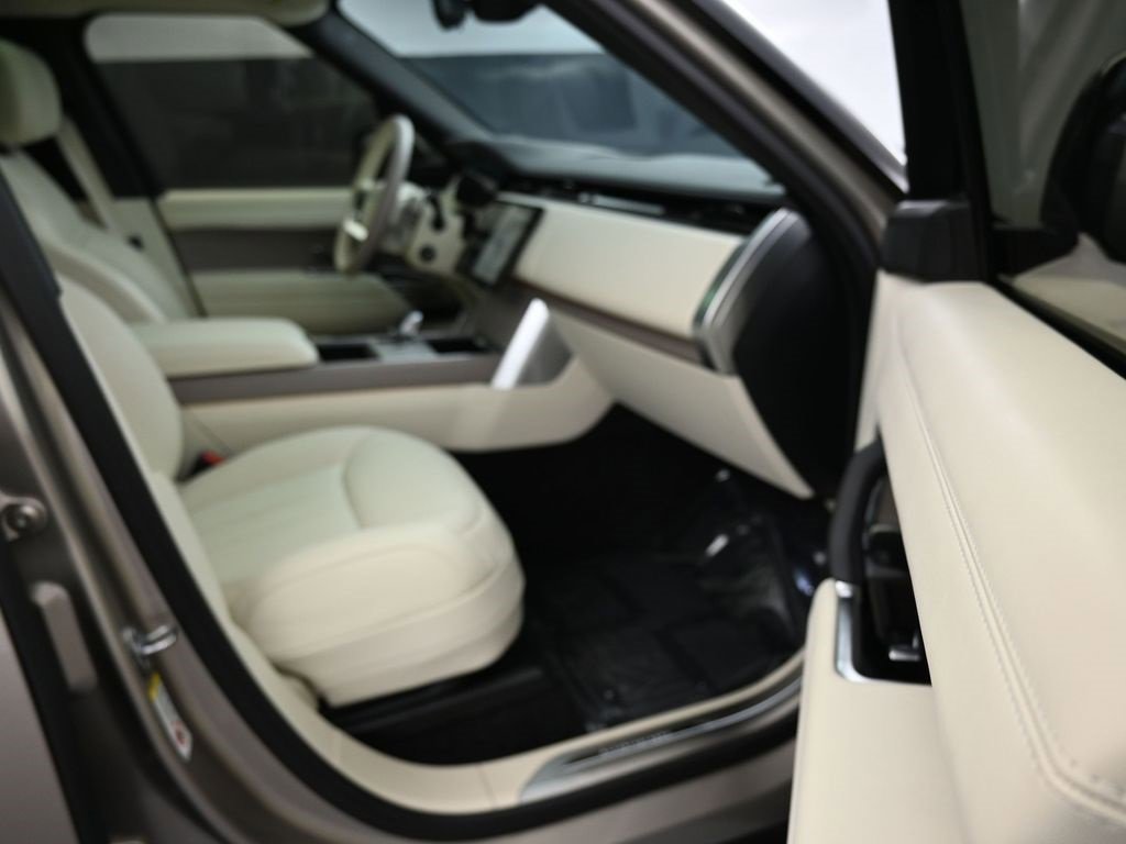 Used 2025 Land Rover Range Rover Autobiography image 26