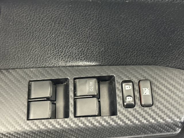 Used 2015 Toyota RAV4 XLE AWD/4WD image 30