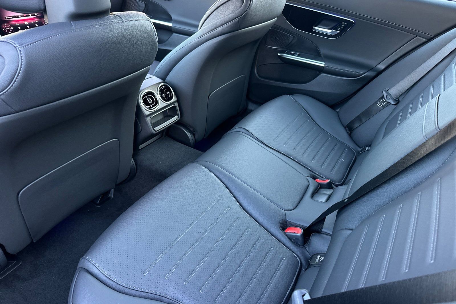 New 2025 Mercedes-Benz C 300 4MATIC Sedan image 10