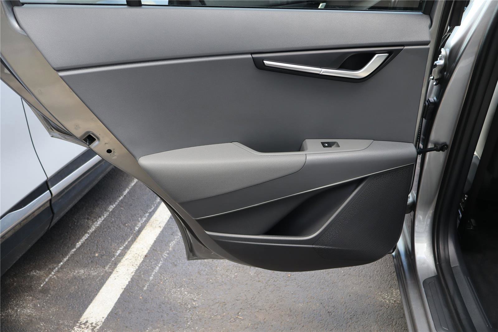 Certified 2025 Kia Niro EX image 25