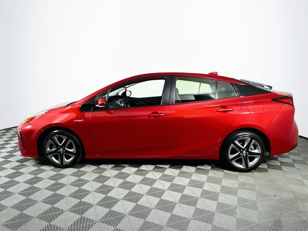 Used 2020 Toyota Prius XLE w/ Advanced Technology Package FWD image 4