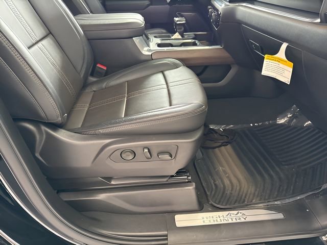 Used 2025 Chevrolet Silverado 1500 High Country w/ Technology Package image 22