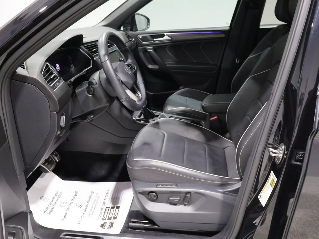 Used 2022 Volkswagen Tiguan SEL R-Line AWD/4WD image 9