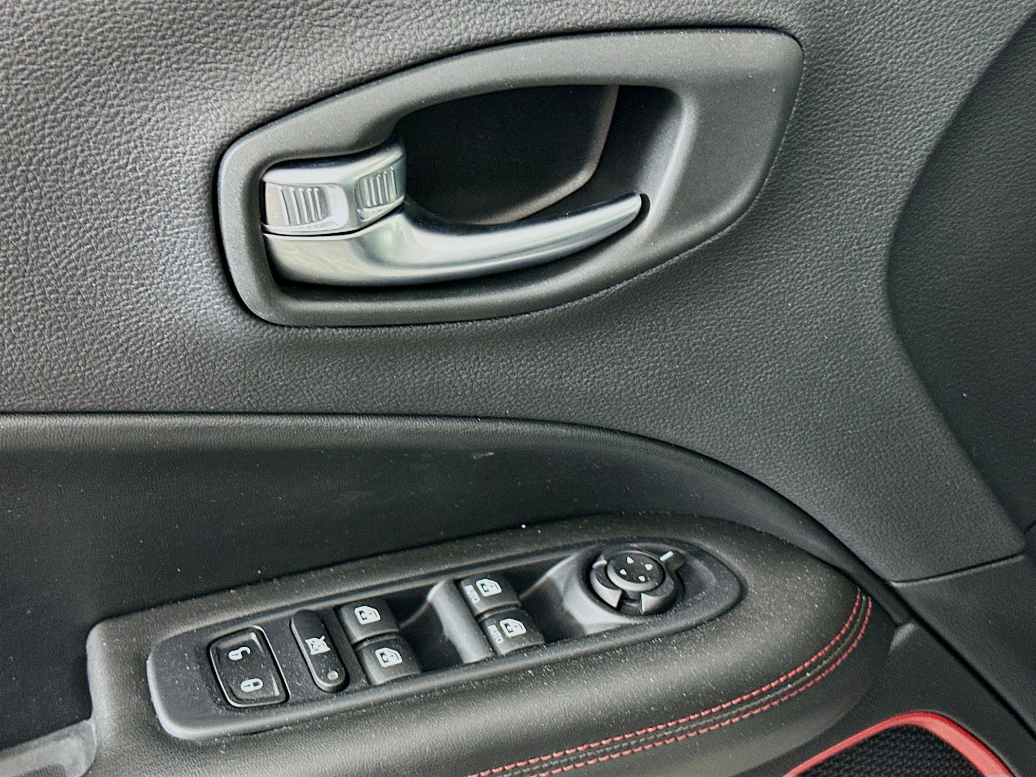 Used 2020 Jeep Compass Trailhawk w/ Cold Weather Group image 15