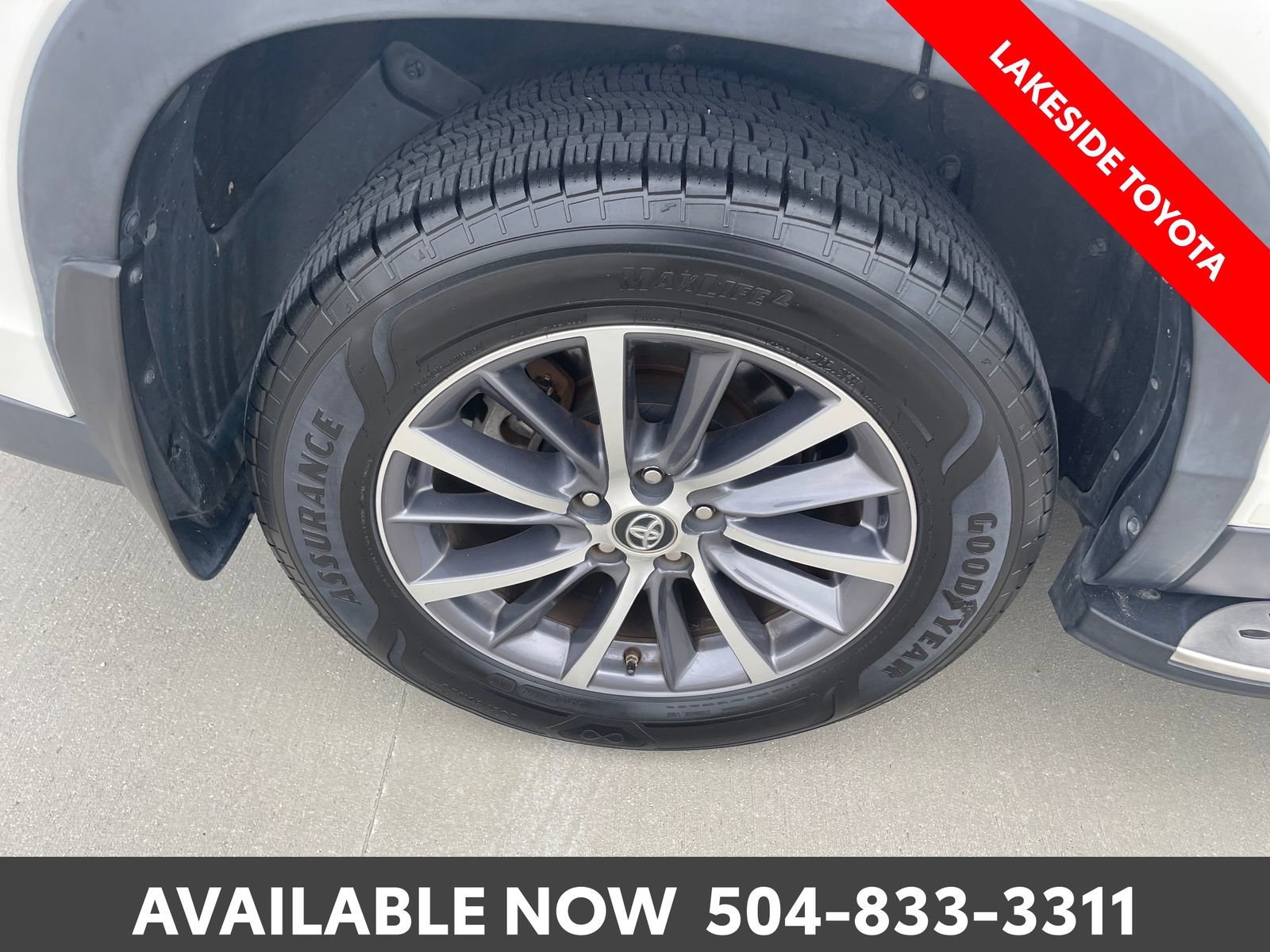Used 2019 Toyota Highlander XLE FWD image 11