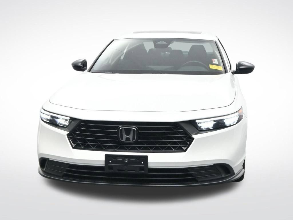 Used 2024 Honda Accord Sport image 2