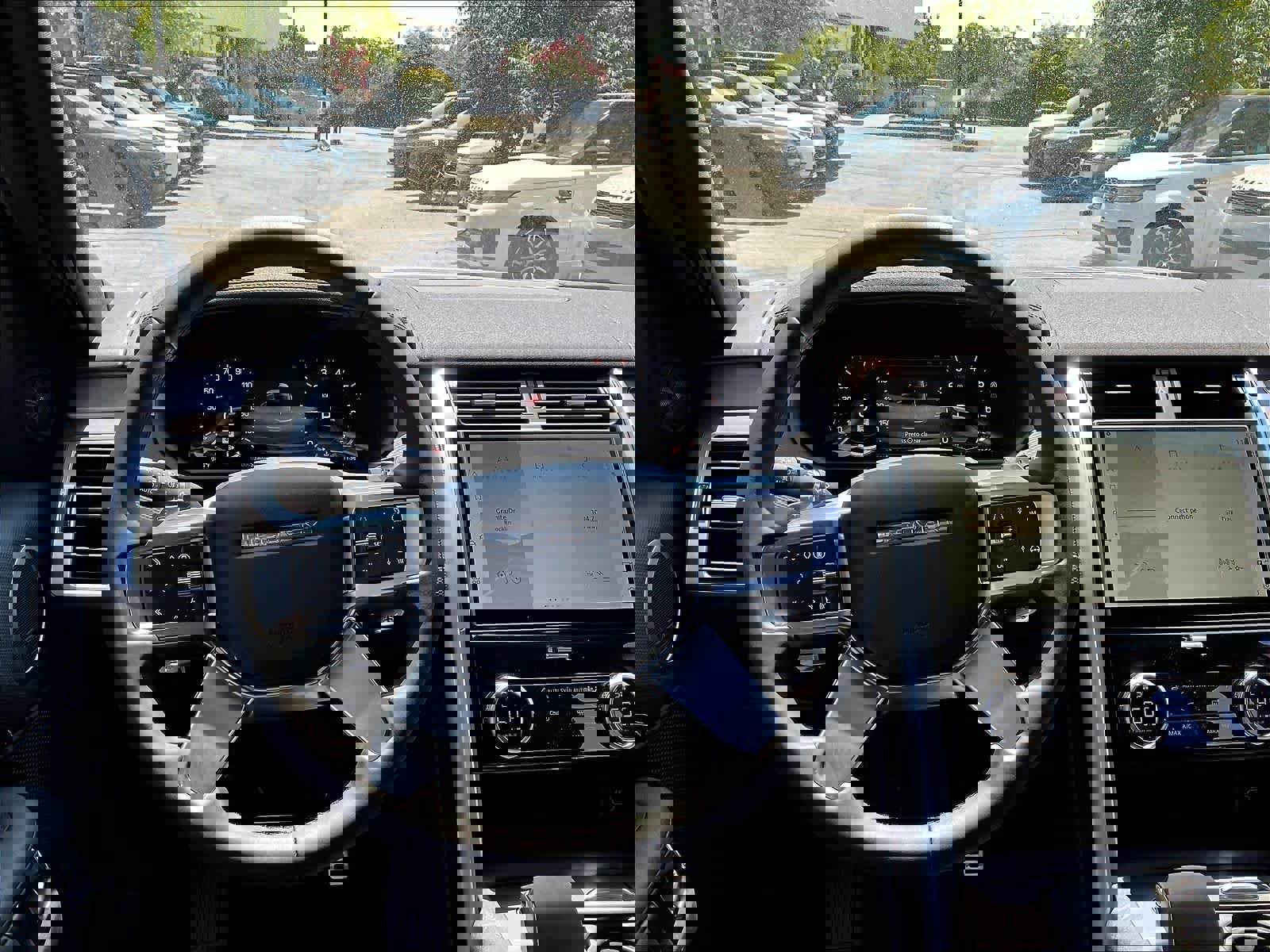 New 2025 Land Rover Discovery Dynamic SE image 15