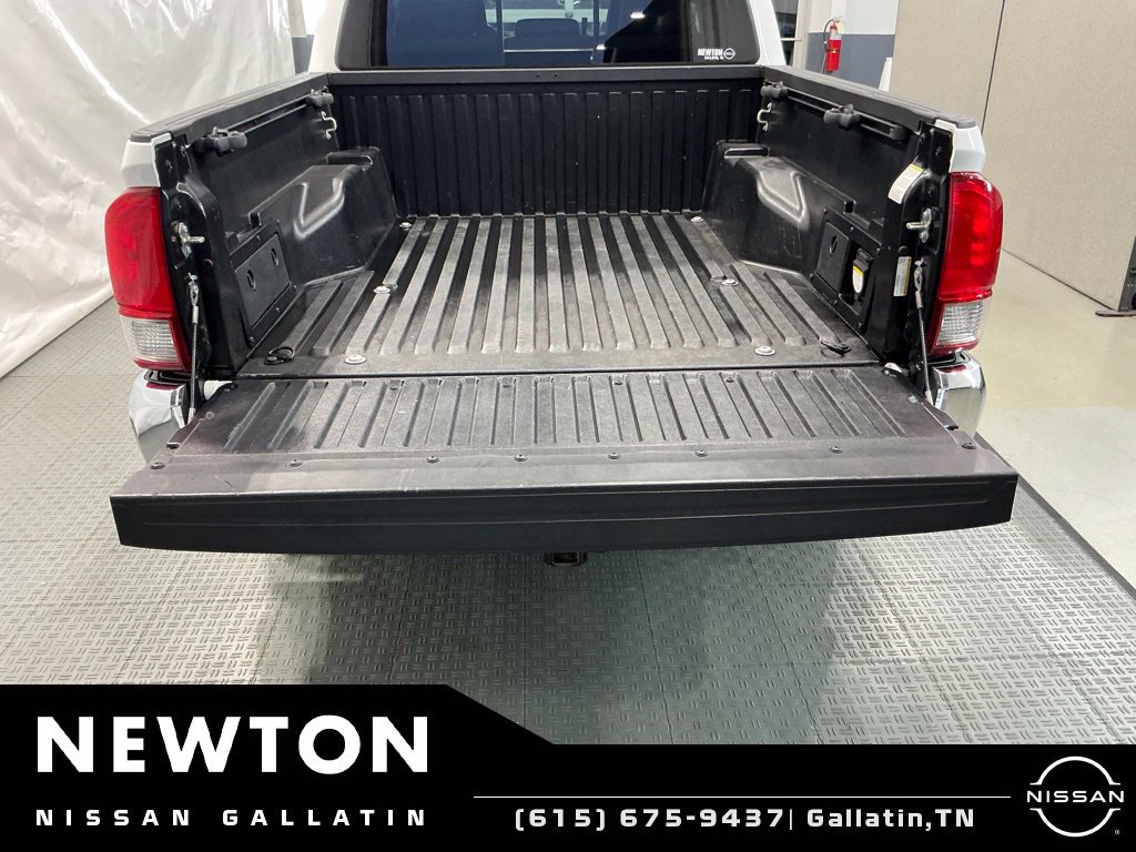 Used 2017 Toyota Tacoma TRD Off-Road w/ Tow Package (A/T) AWD/4WD image 15