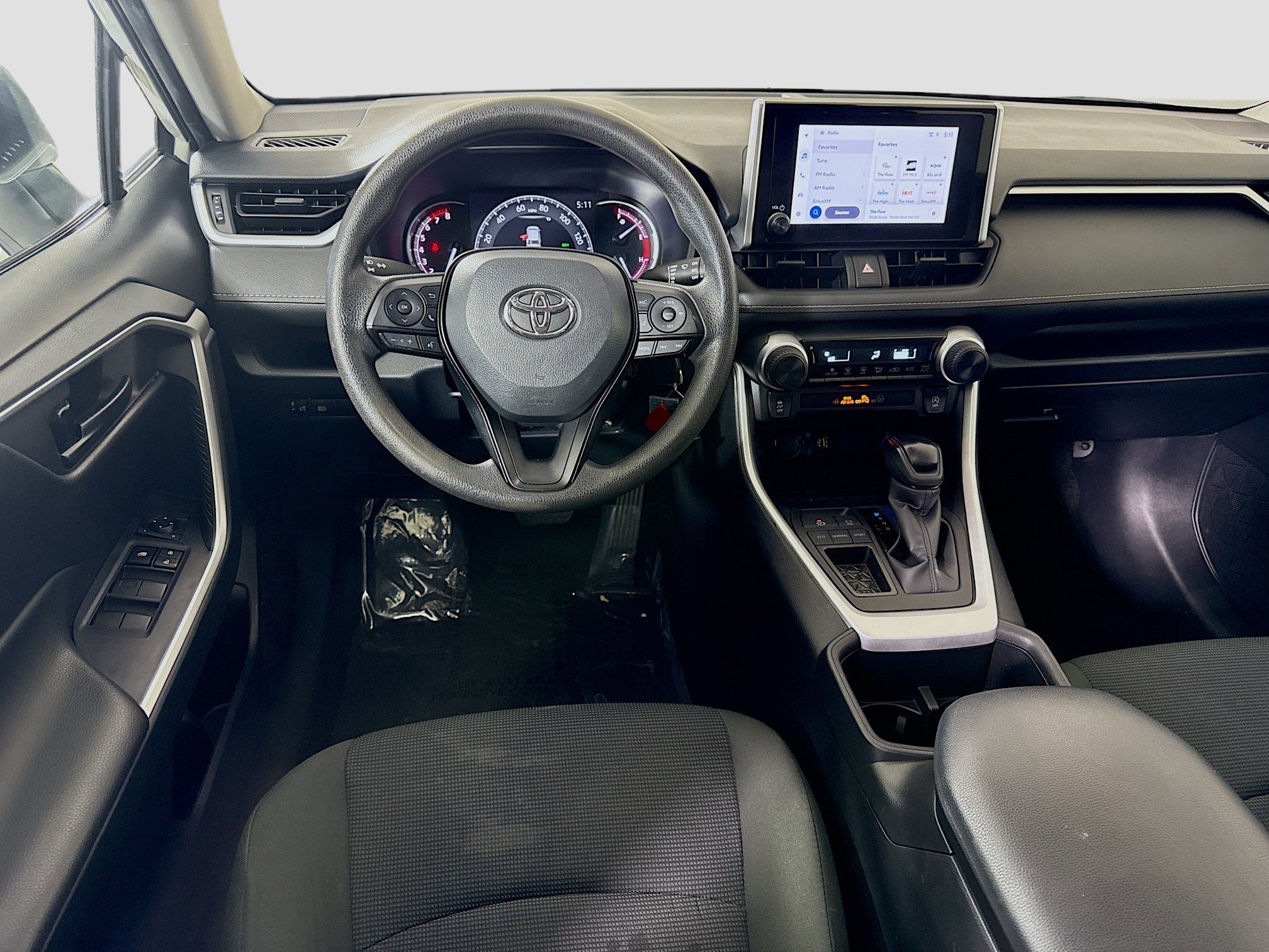 Used 2024 Toyota RAV4 LE image 17