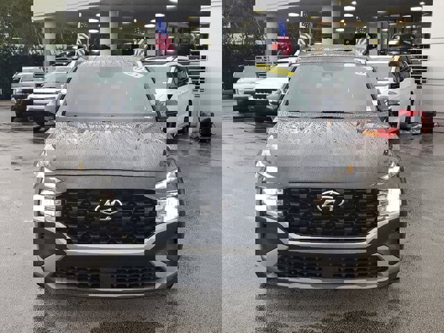 Used 2023 Hyundai Santa Fe SEL FWD image 2