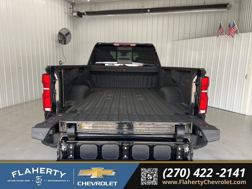 Used 2025 Chevrolet Silverado 2500 High Country w/ Midnight Edition image 21