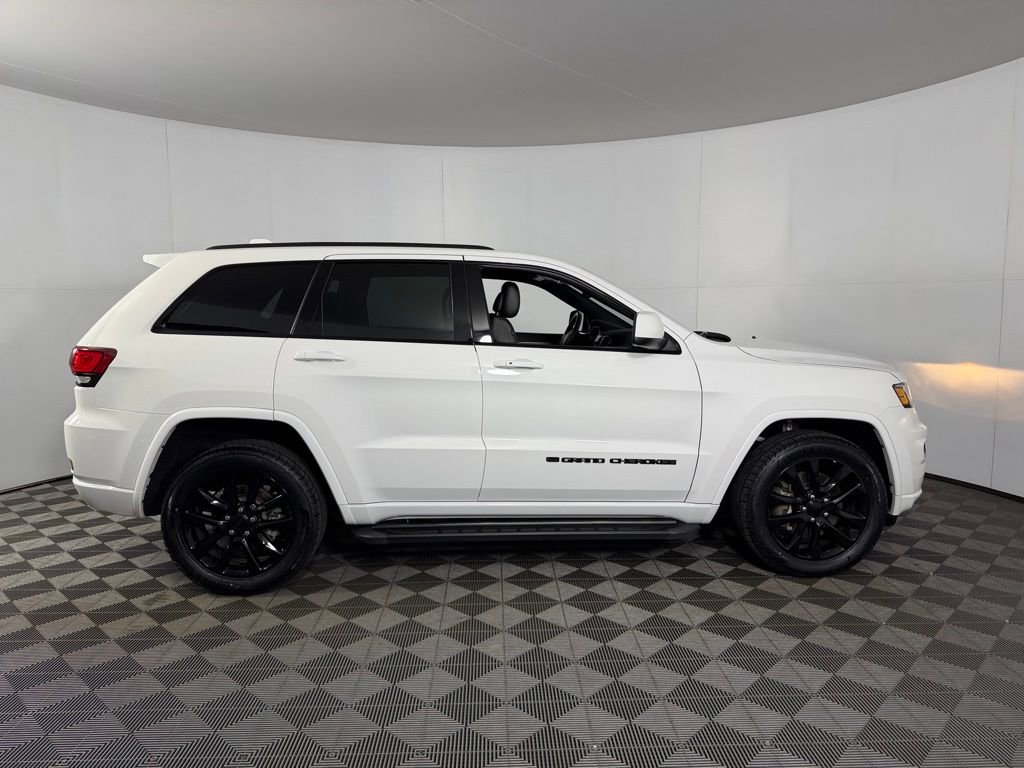Used 2022 Jeep Grand Cherokee Laredo X image 7