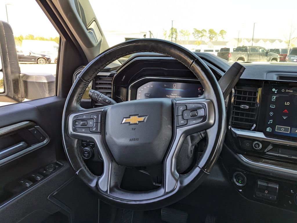 Used 2025 Chevrolet Silverado 2500 LT w/ Convenience Package image 30