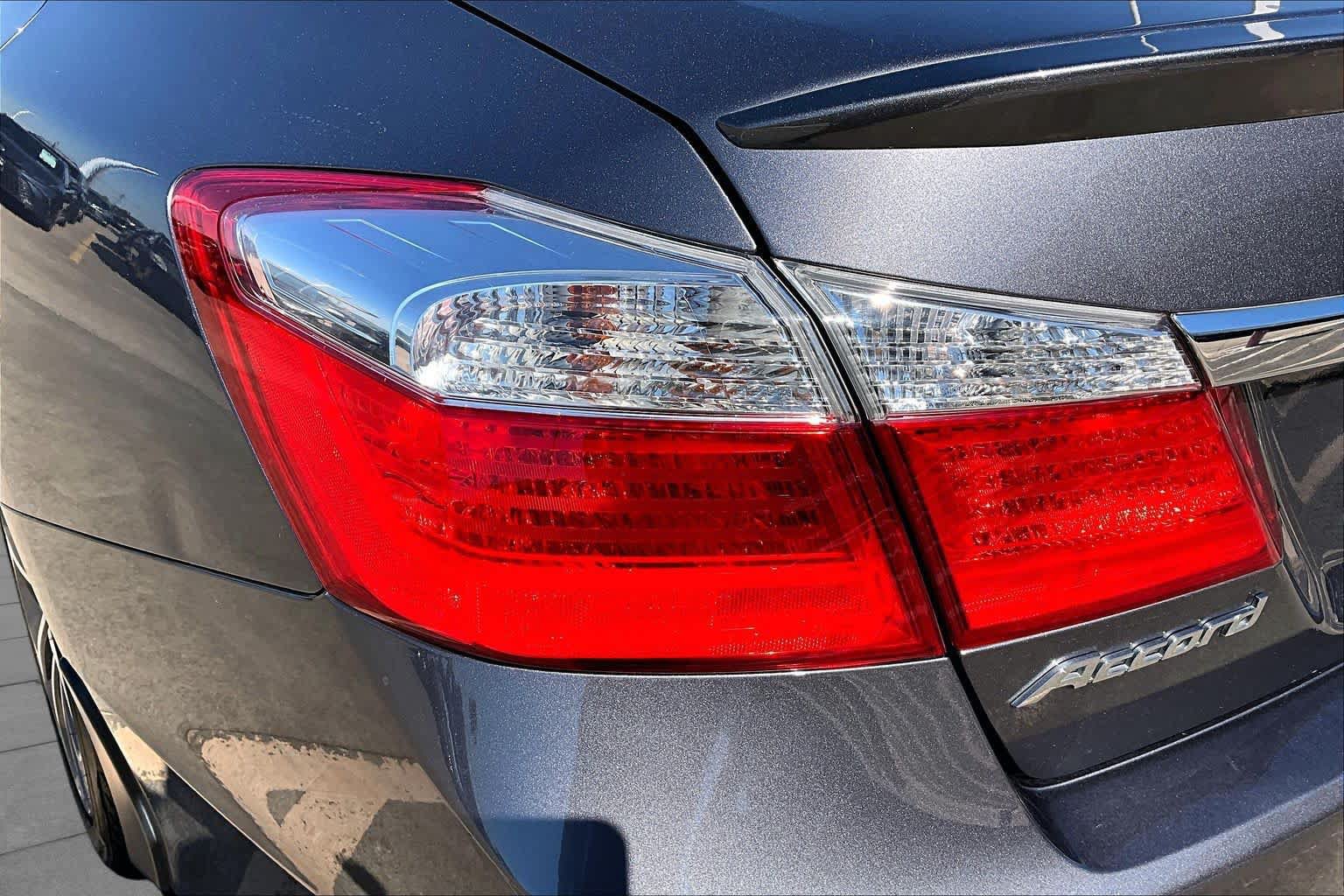 Used 2015 Honda Accord Sport image 29