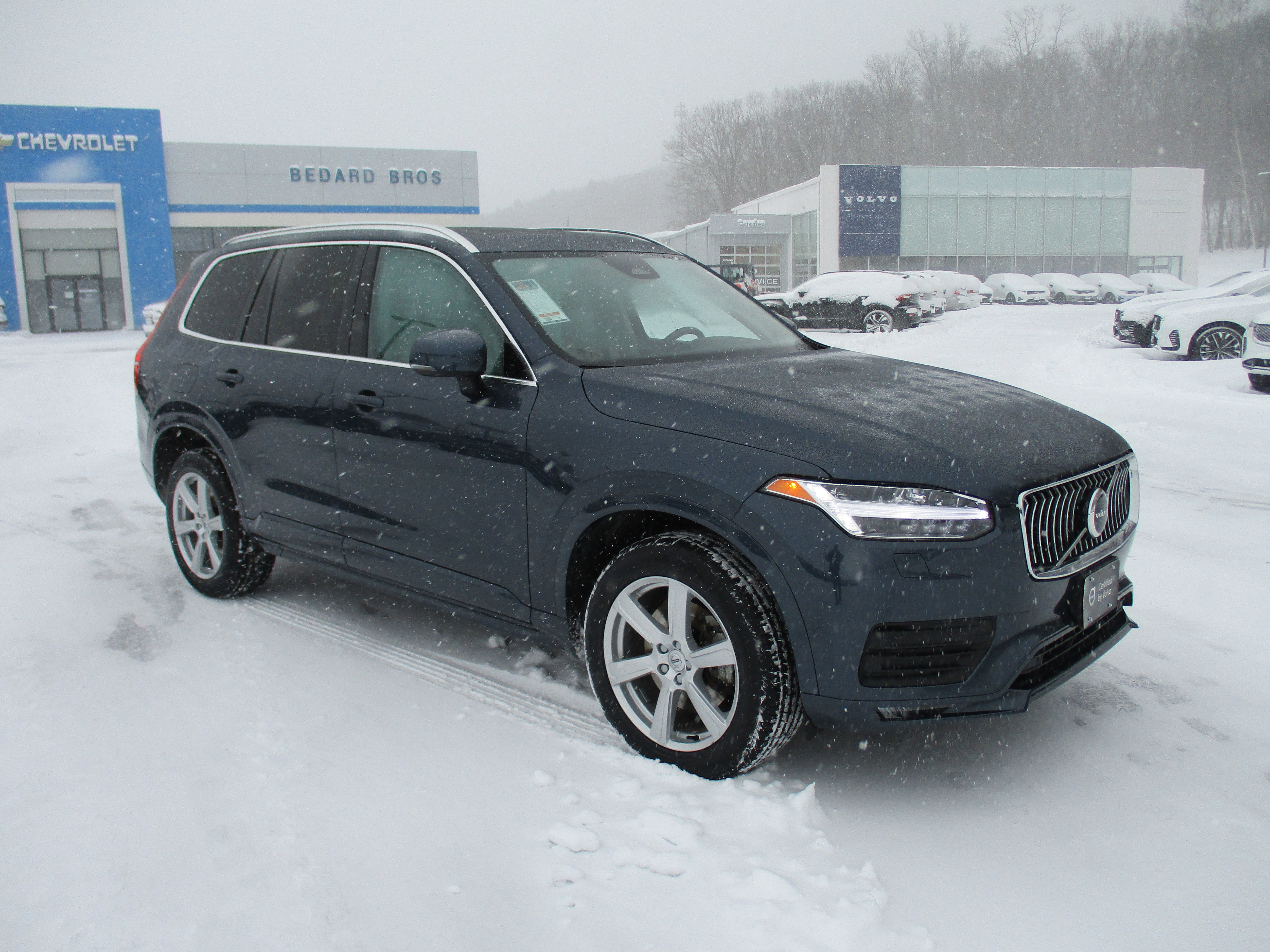 Certified 2023 Volvo XC90 B5 Core w/ Climate Package image 3