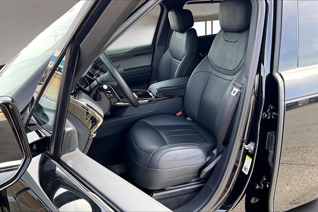 Certified 2025 Land Rover Range Rover Sport SE image 26