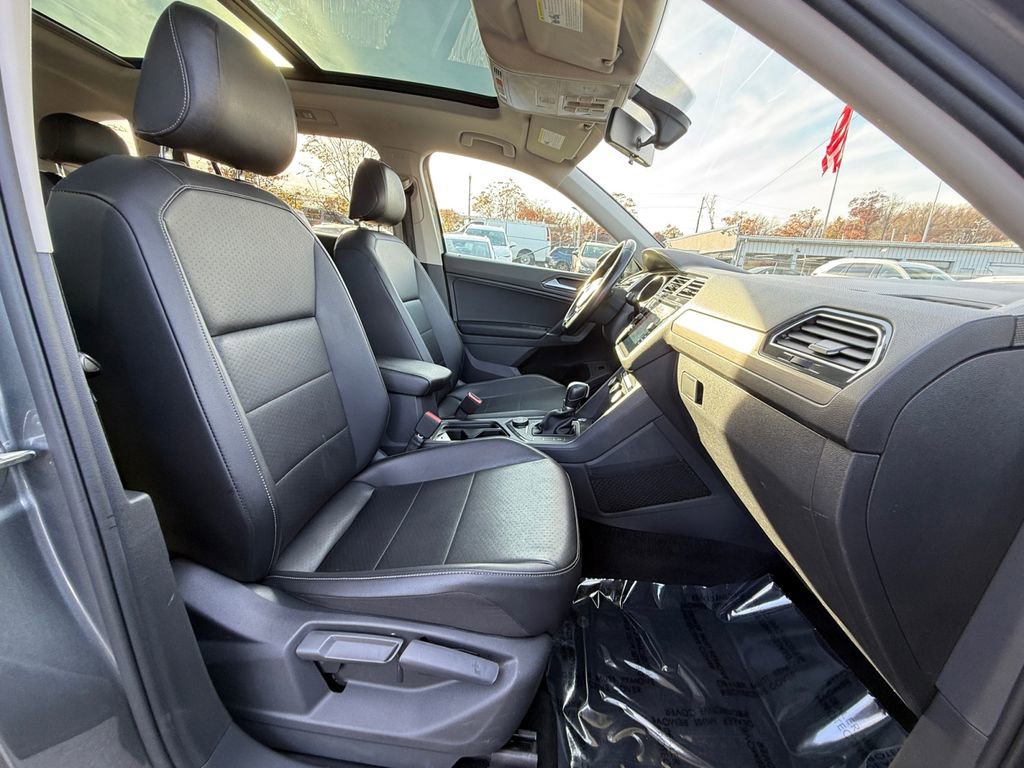 Used 2018 Volkswagen Tiguan SEL image 23