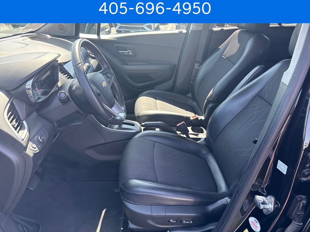 Used 2020 Chevrolet Trax LT w/ LT Convenience Package FWD image 11