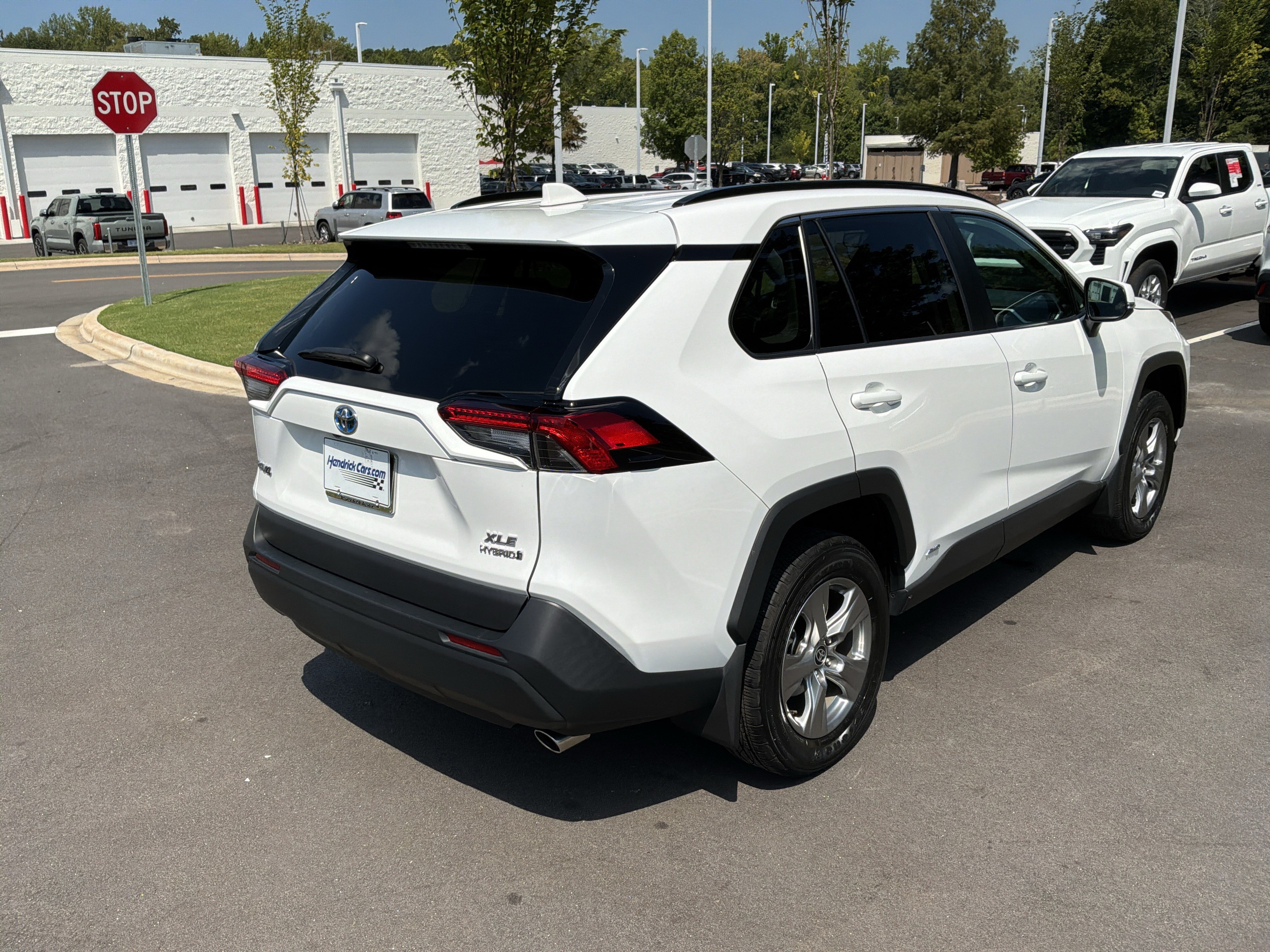 Used 2024 Toyota RAV4 XLE AWD/4WD image 10