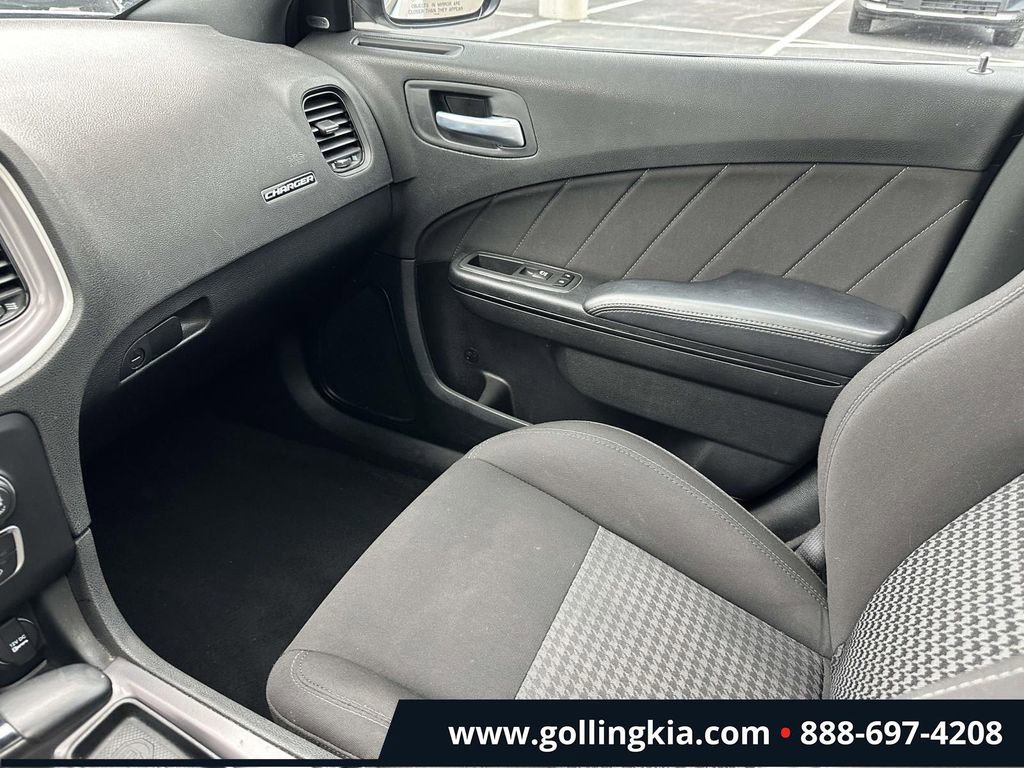 Used 2022 Dodge Charger R/T w/ Blacktop Package RWD image 29