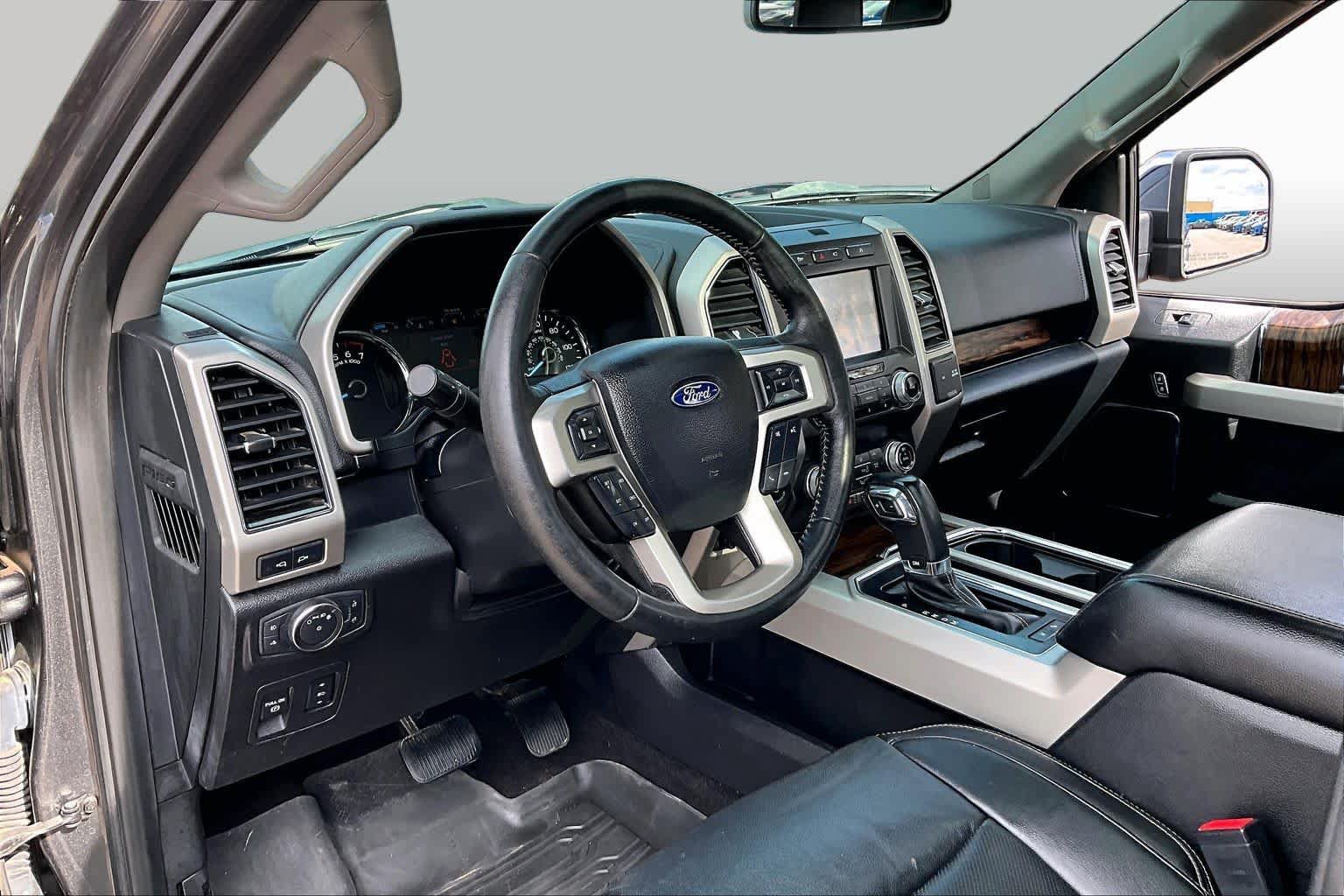 Used 2019 Ford F150 Lariat w/ Equipment Group 502A Luxury AWD/4WD image 18