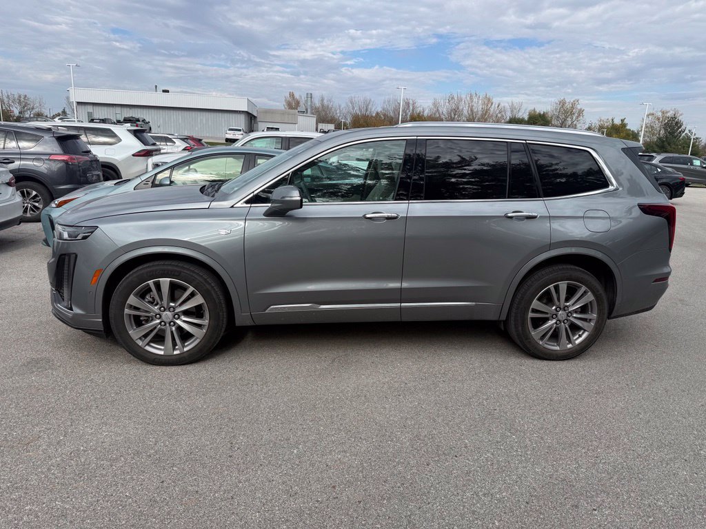 Used 2024 Cadillac XT6 Premium Luxury w/ Technology Package AWD/4WD image 4