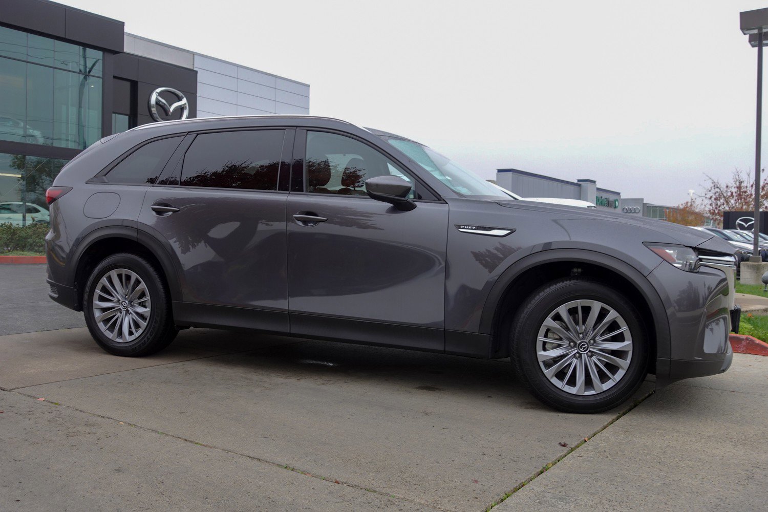 Used 2024 MAZDA CX-90 Plug-In Hybrid w/ Preferred image 4