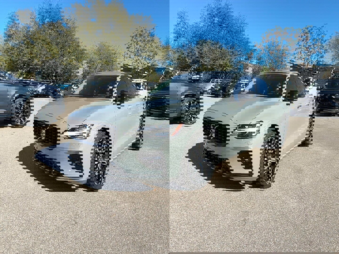 Used 2024 Volvo S60 B5 Core w/ Climate Package image 2