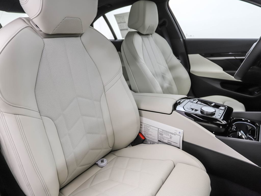 Certified 2025 BMW 530i xDrive w/ Premium Package image 32