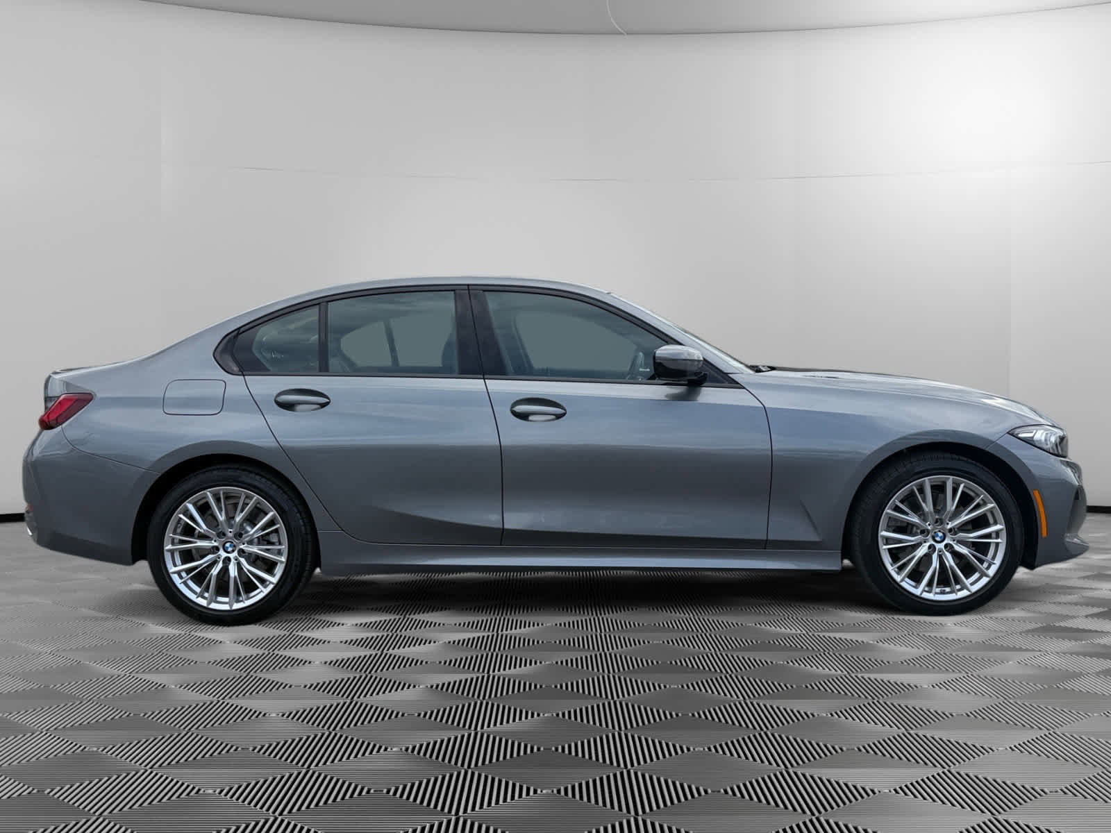 Used 2023 BMW 330i xDrive Sedan w/ Premium Package AWD/4WD image 6