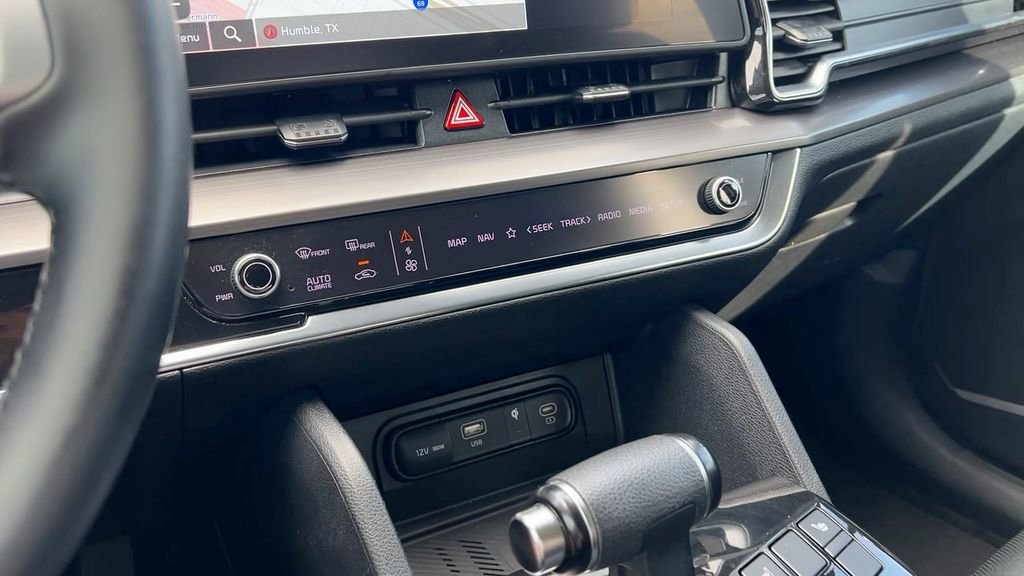 Used 2023 Kia Sportage EX image 28