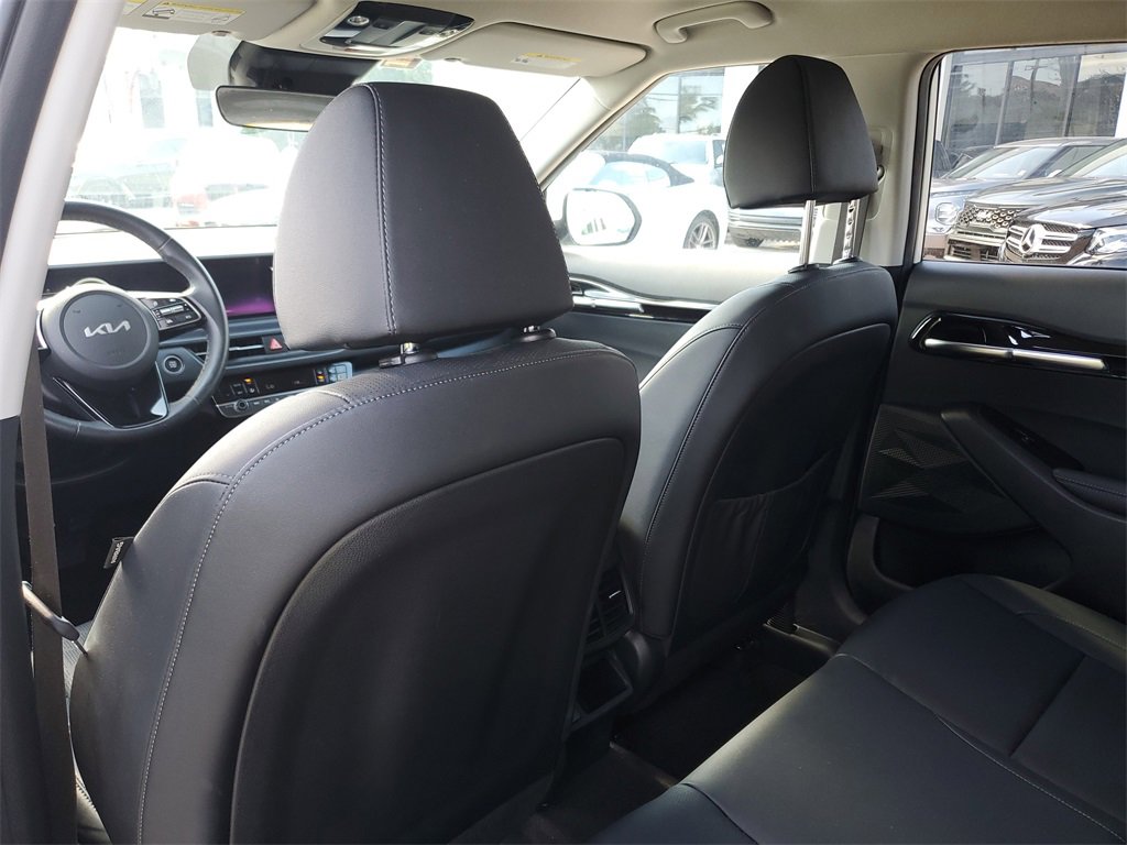 Used 2024 Kia Seltos EX image 12