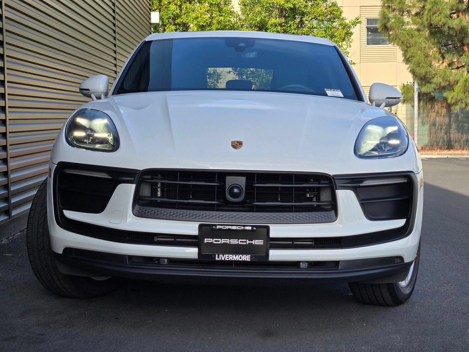 Certified 2025 Porsche Macan w/ Premium Package Plus AWD/4WD image 10