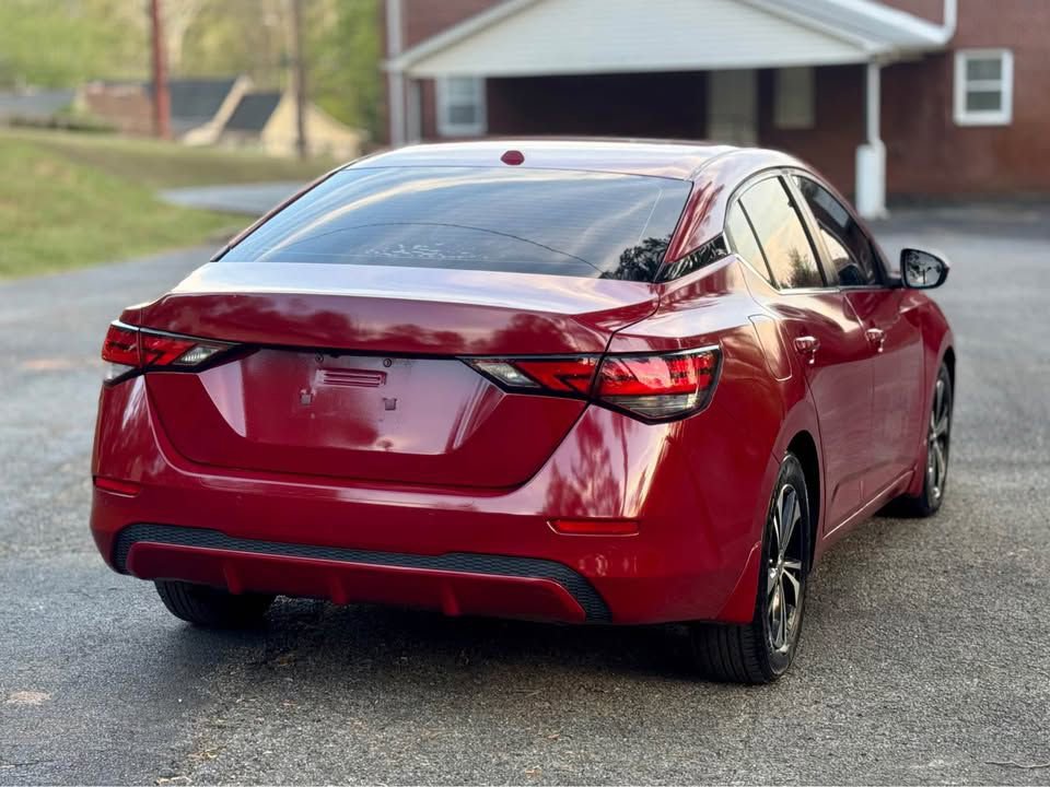 Used 2021 Nissan Sentra SV image 2