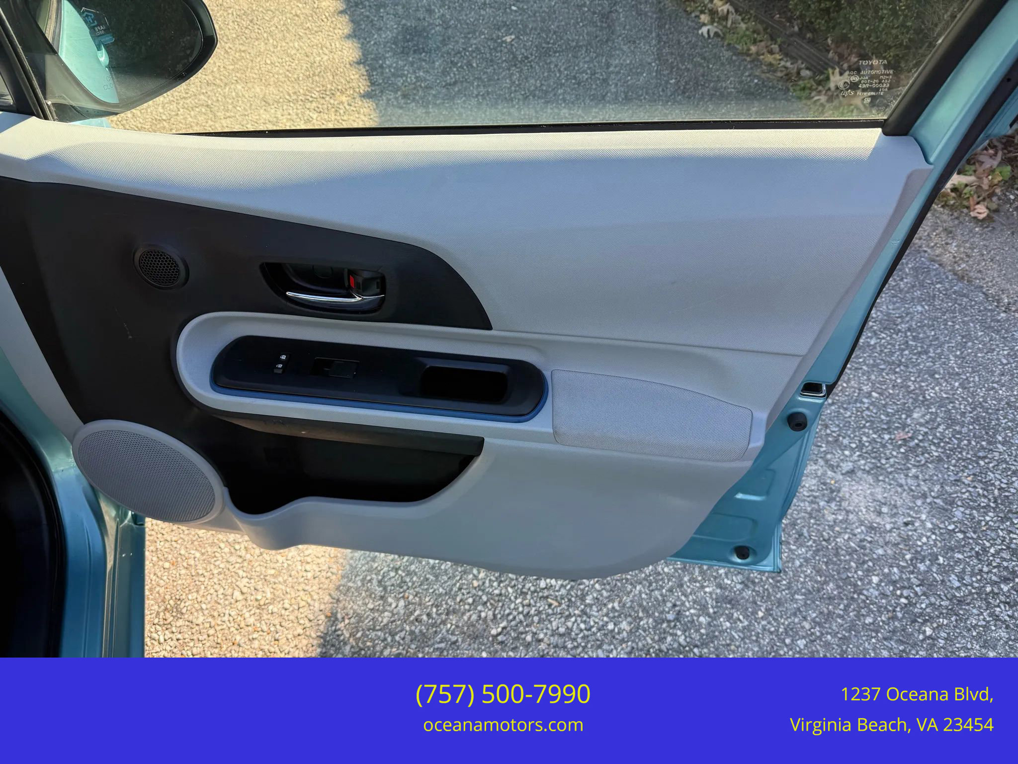 Used 2013 Toyota Prius C Three image 28