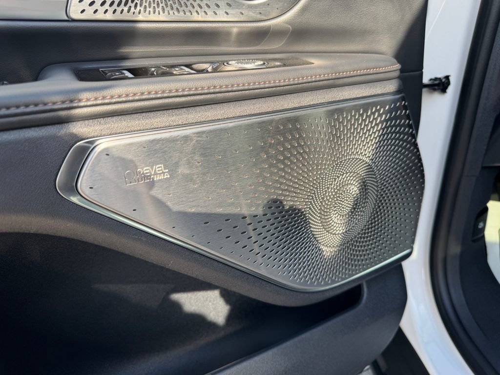 Used 2024 Lincoln Nautilus Reserve w/ Equipment Group 203A image 19