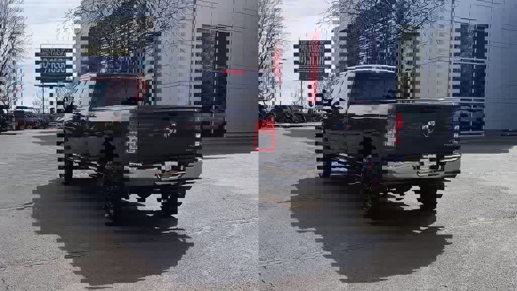 Used 2024 RAM 2500 Tradesman w/ Chrome Appearance Group image 7