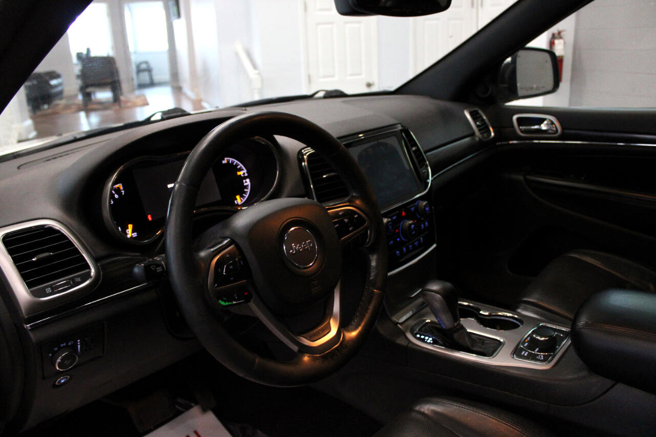 Used 2020 Jeep Grand Cherokee Limited w/ Luxury Group II image 9