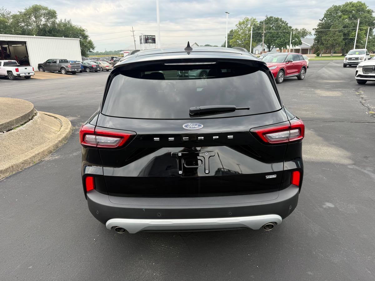 Used 2023 Ford Escape SE w/ PHEV Premium Package FWD image 5