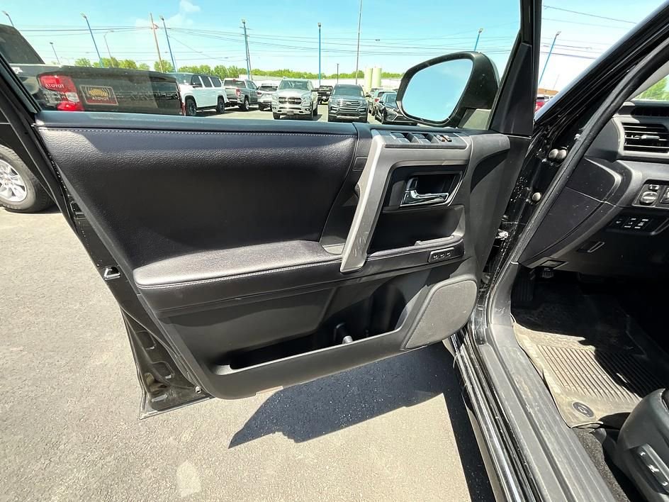 Used 2017 Toyota 4Runner Limited AWD/4WD image 11