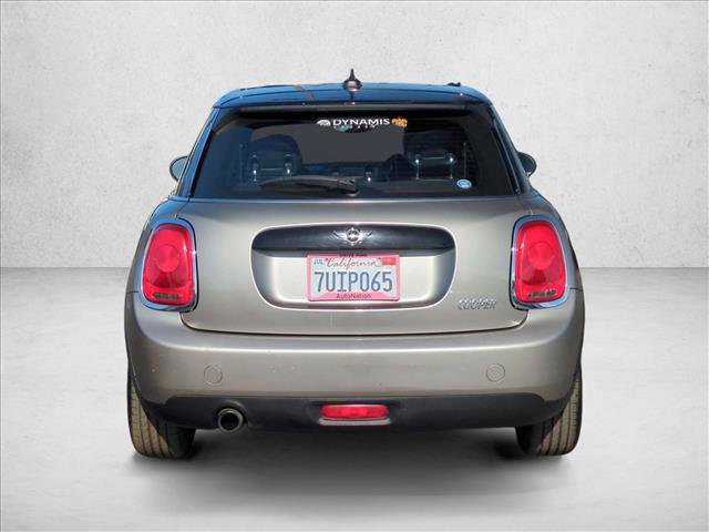 Used 2016 MINI Cooper 4-Door Hardtop image 7