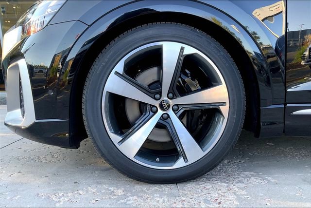 New 2026 Audi SQ8 Prestige image 11