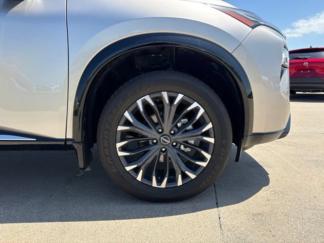 Used 2025 Nissan Rogue Platinum AWD/4WD image 14