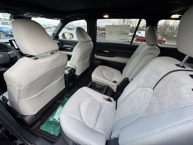 New 2026 Toyota Grand Highlander AWD Hybrid image 15