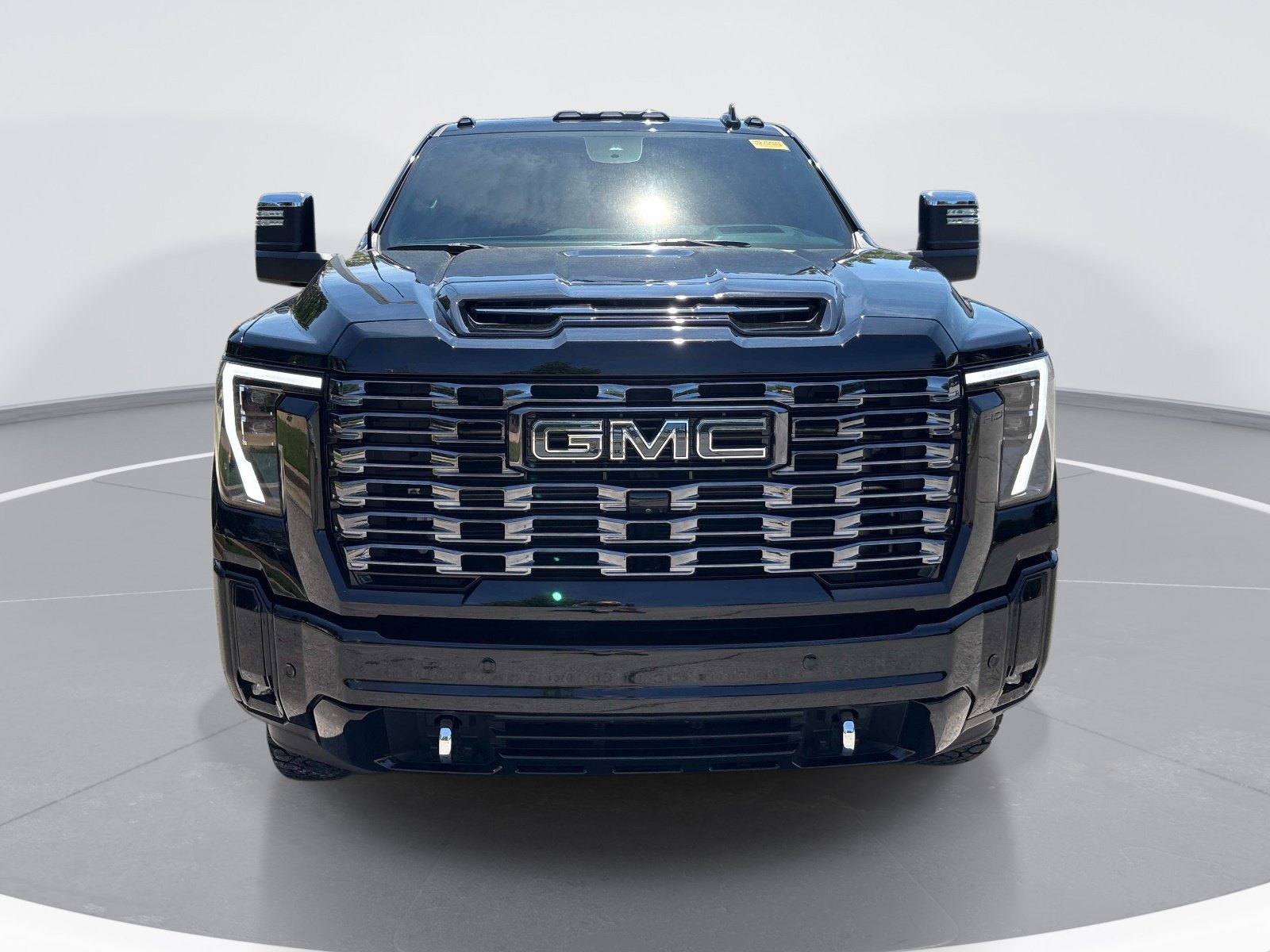 Used 2025 GMC Sierra 2500 Denali Ultimate AWD/4WD image 2