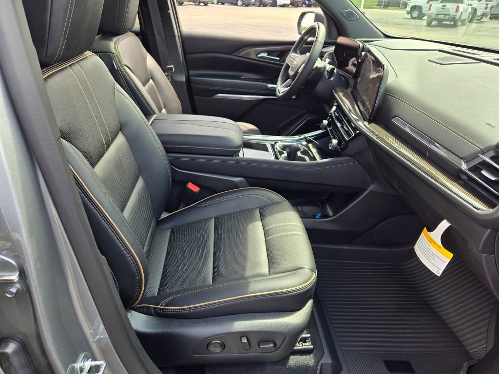 New 2026 Chevrolet Traverse High Country w/ LPO, Floor Liner Package image 4