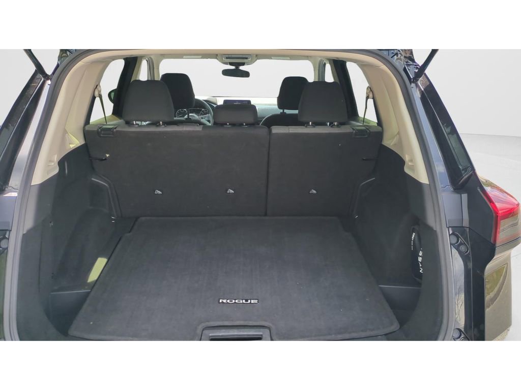 Used 2023 Nissan Rogue SV image 11