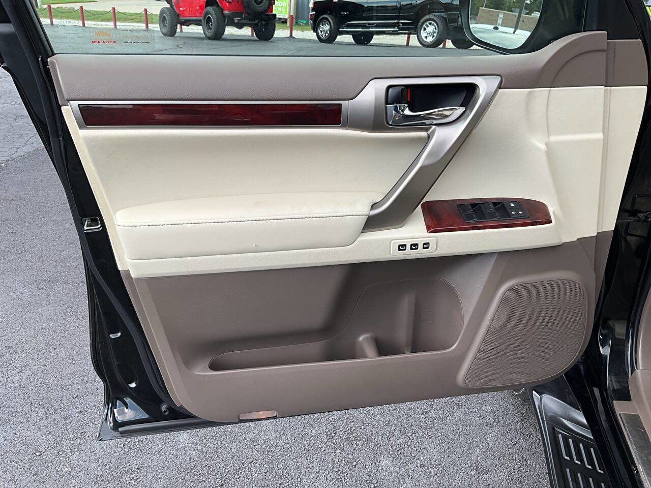 Used 2011 Lexus GX 460 Premium image 28