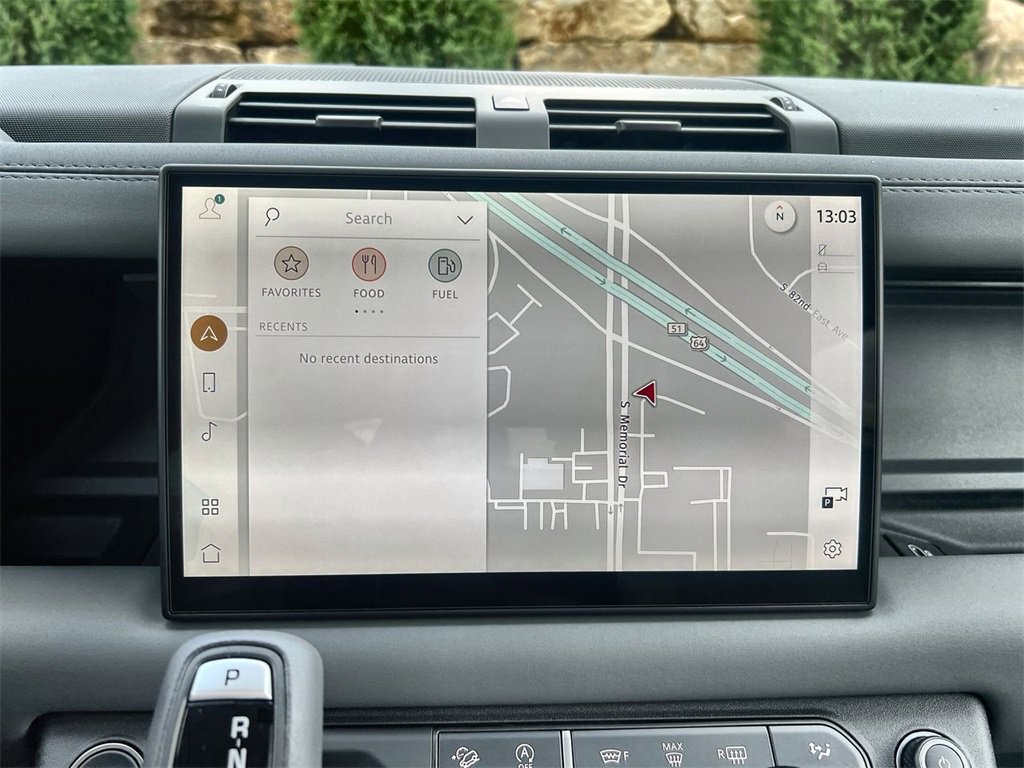 Used 2025 Land Rover Defender 110 S image 24