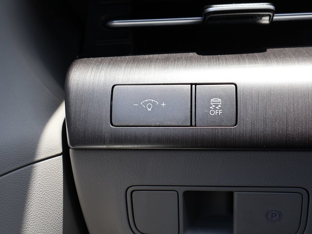 Used 2024 Hyundai Kona SEL FWD image 38
